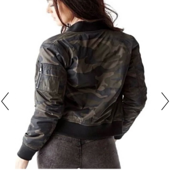 GUESS Camo Print Puffer Bomber Jacket - Picture 4 of 5